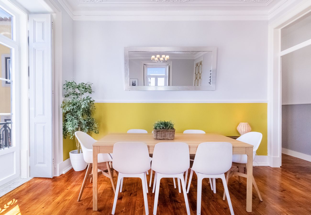 Apartamento em Lisboa - Large Bairro Alto C up to 22guests by Central Hill