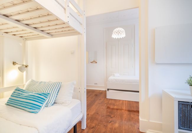 Apartamento em Lisbon - Large Bairro Alto 1E up to 22guests by Central Hill Apartamento em Lisbon - Large Bairro Alto 1E up to 22guests by Central Hill