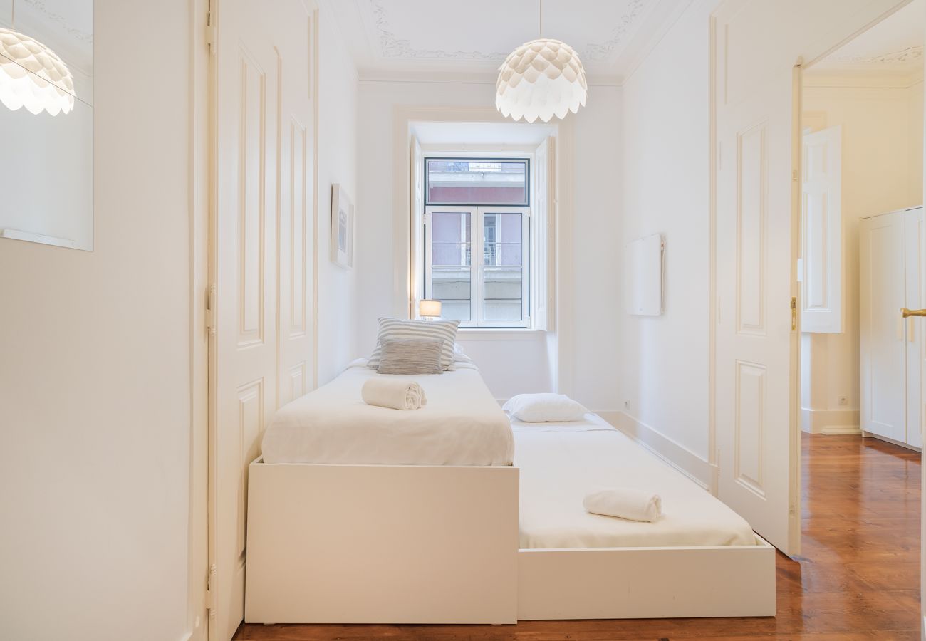 Apartamento em Lisboa - Large Bairro Alto B up to 22guests by Central Hill