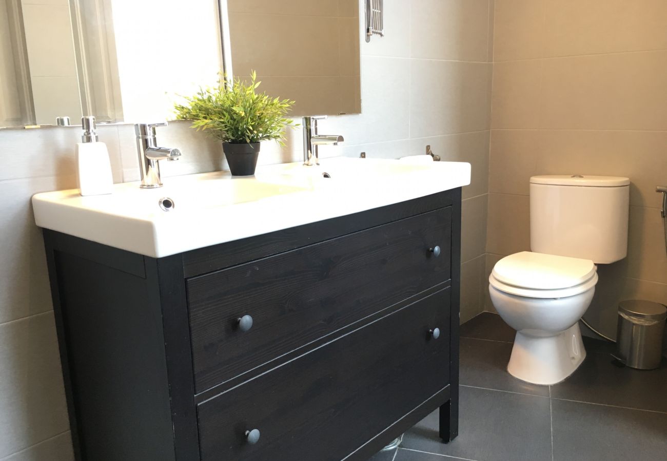 Apartamento em Lisboa - Bairro Alto View 4E up to 20guests by Central Hill