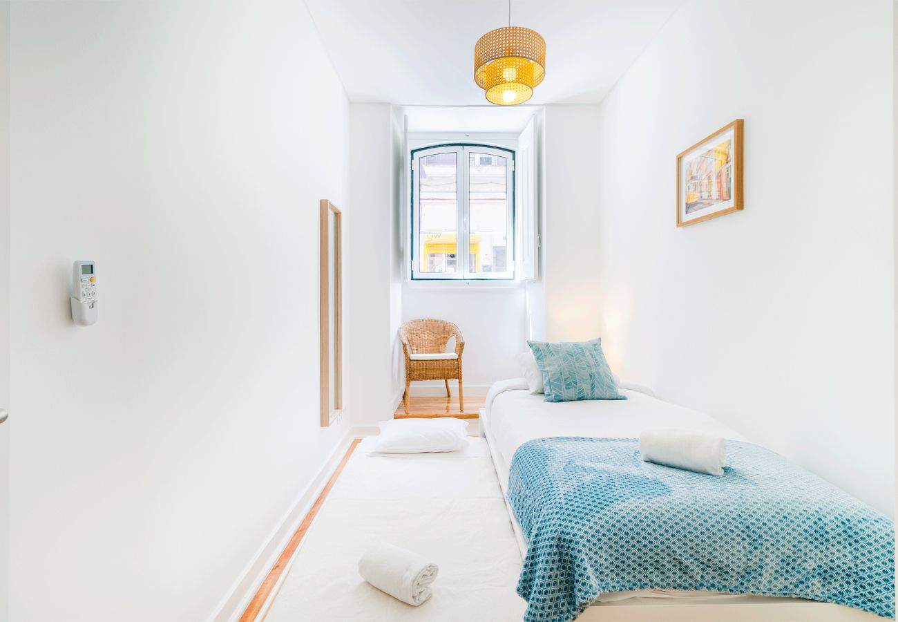 Apartment in Lisbon - [NEW] Large Bairro Alto 0D up to 18guests by Central Hill