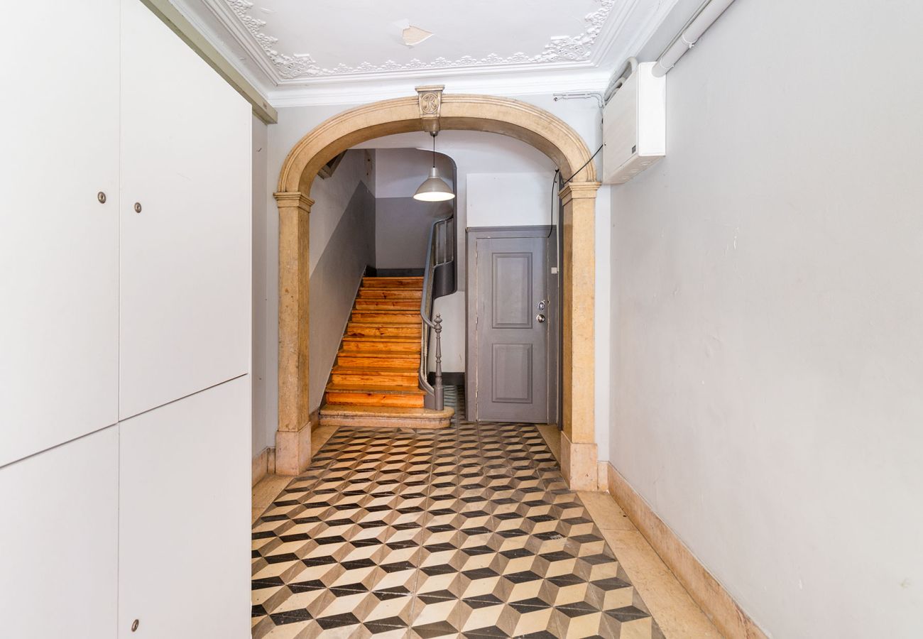 Apartment in Lisbon - Bairro Alto View 4E up to 25guests by Central Hill