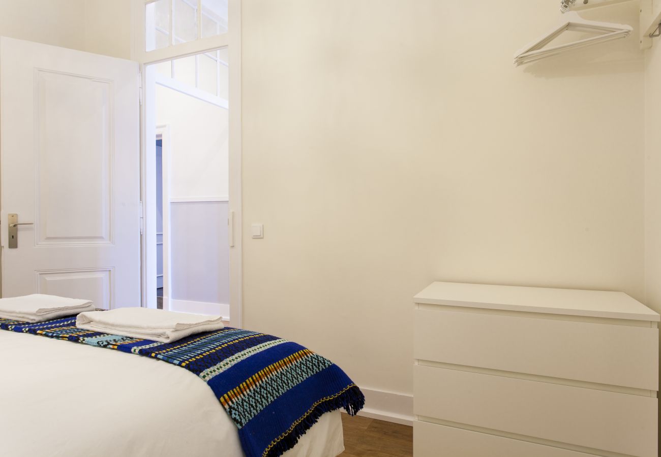 Apartment in Lisbon - Big Bairro Alto 2D up to 25 guests by Central Hill