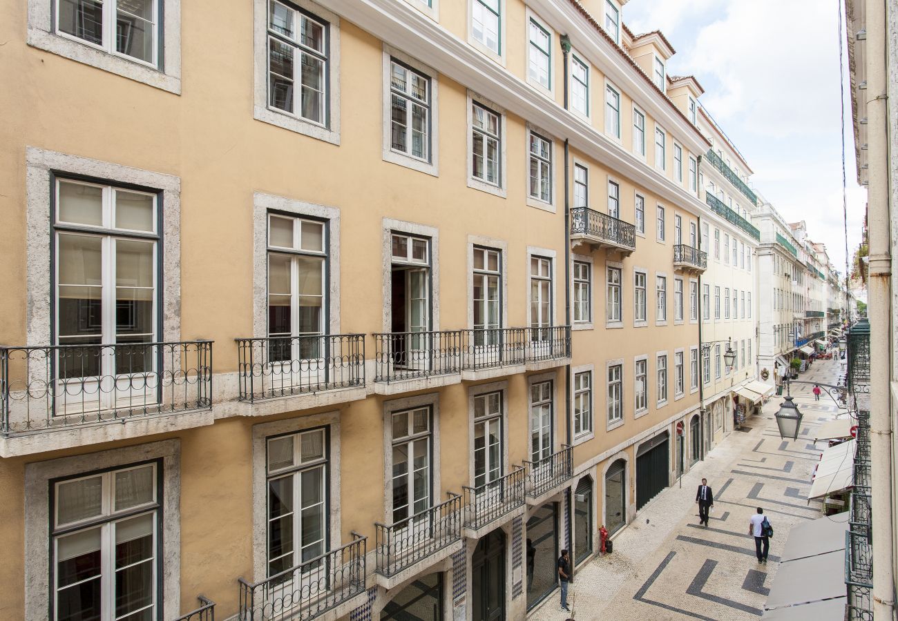 Apartment in Lisbon - Central Downtown 2D up to 17guests by Central Hill