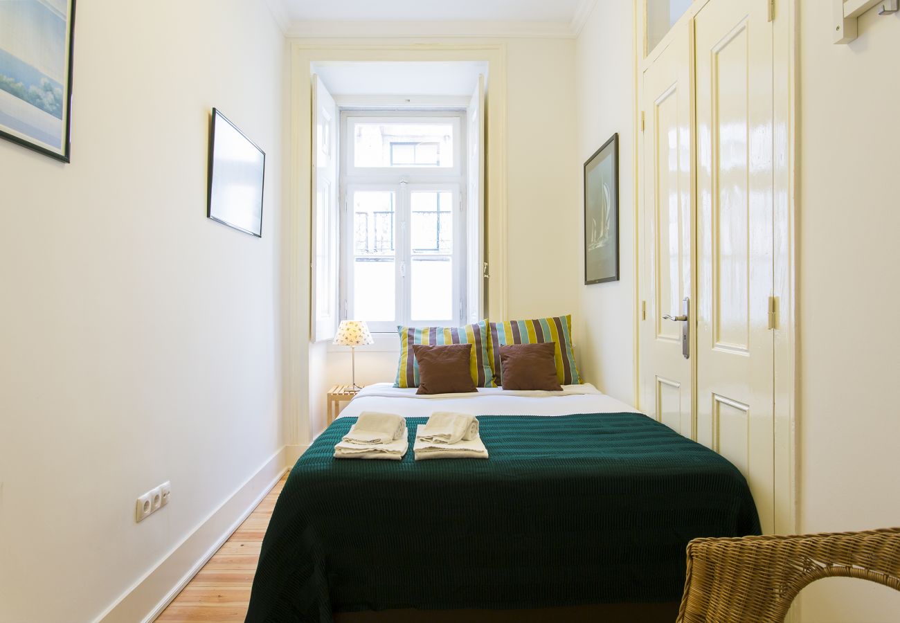 Apartment in Lisbon - Central Apt w/Patio up to 17guests by Central Hill