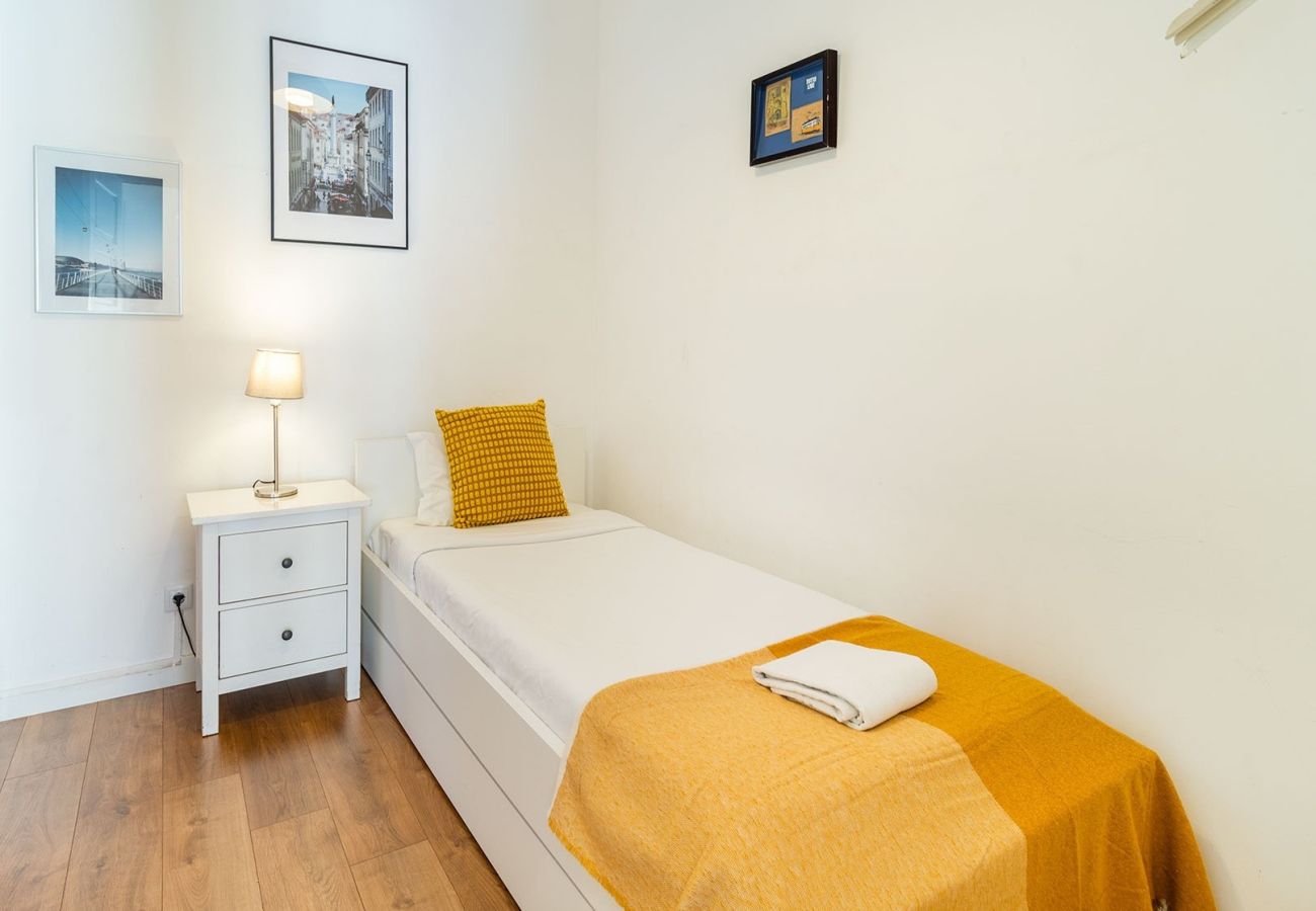 Apartment in Lisbon - Large Central with View 3D by Central Hill