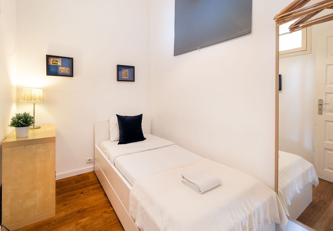 Apartment in Lisbon - Large Central with View 3D by Central Hill