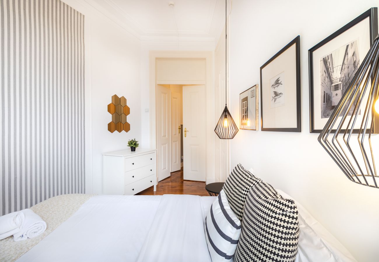 Apartment in Lisbon - Large Bairro Alto B up to 22guests by Central Hill