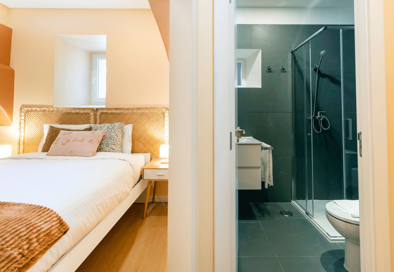 Apartment in Lisbon - [NEW] Cozy Bairro Alto by Central Hill