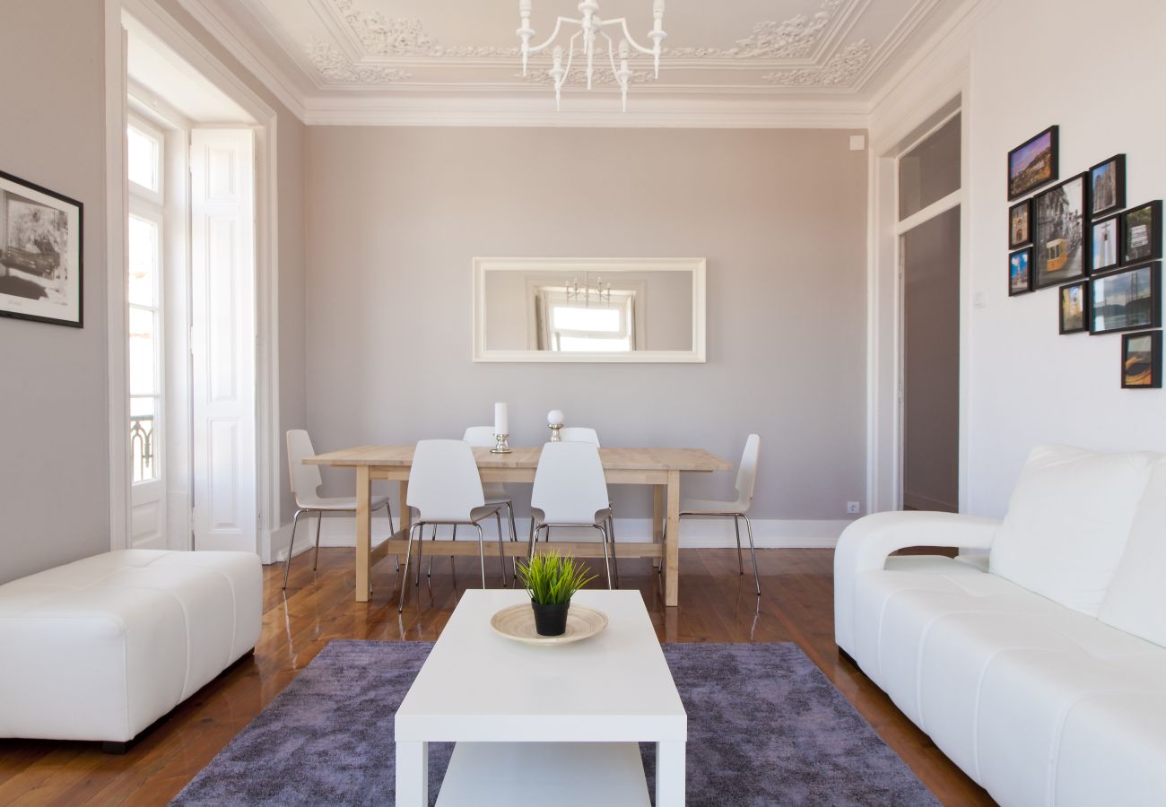 Apartamento en Lisboa ciudad - Bairro Alto View 4E up to 22guests by Central Hill