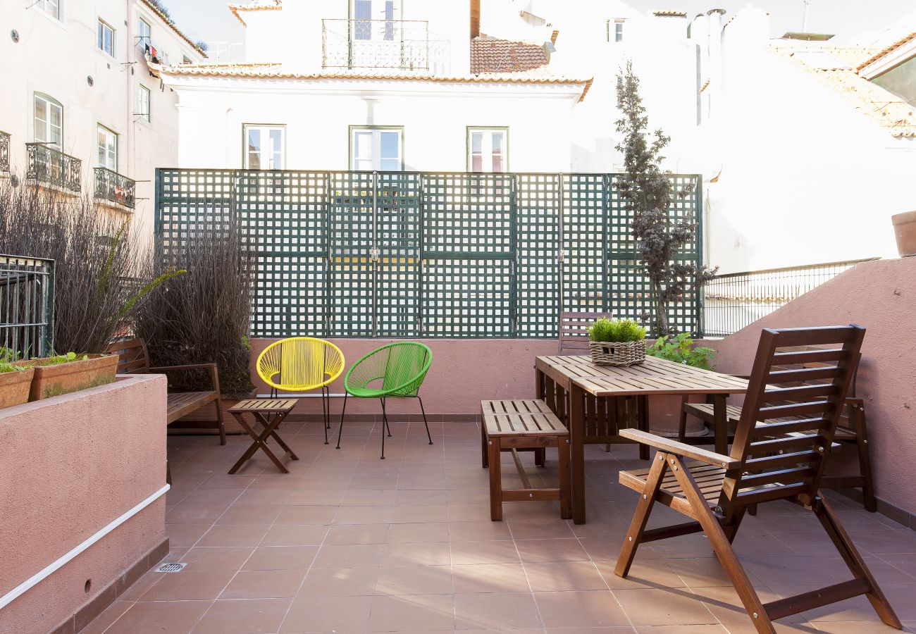 Apartamento en Lisboa ciudad - Big Flat w/Terrace up to 22guests by Central Hill