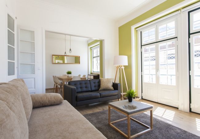 Apartamento en Lisboa ciudad - Sunny Chiado with View, 4 Bedrooms, up to 15 people