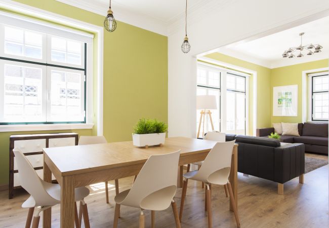 Apartamento en Lisboa ciudad - Sunny Chiado with View, 4 Bedrooms, up to 15 people