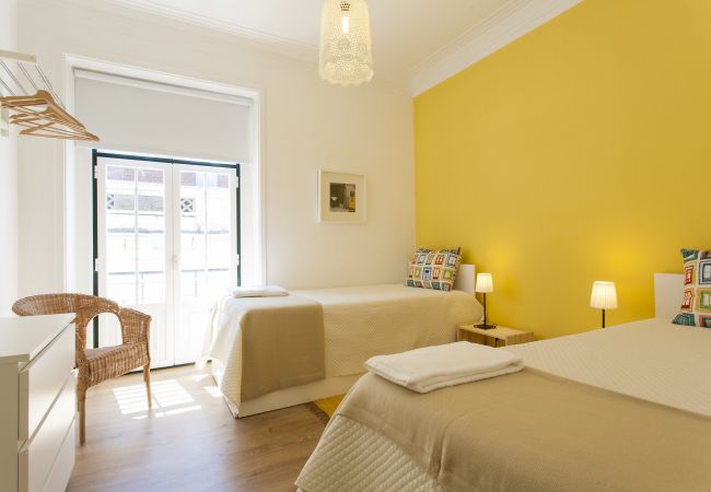 Apartamento en Lisboa ciudad - Sunny Chiado with View, 4 Bedrooms, up to 15 people