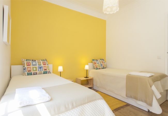 Apartamento en Lisboa ciudad - Sunny Chiado with View, 4 Bedrooms, up to 15 people