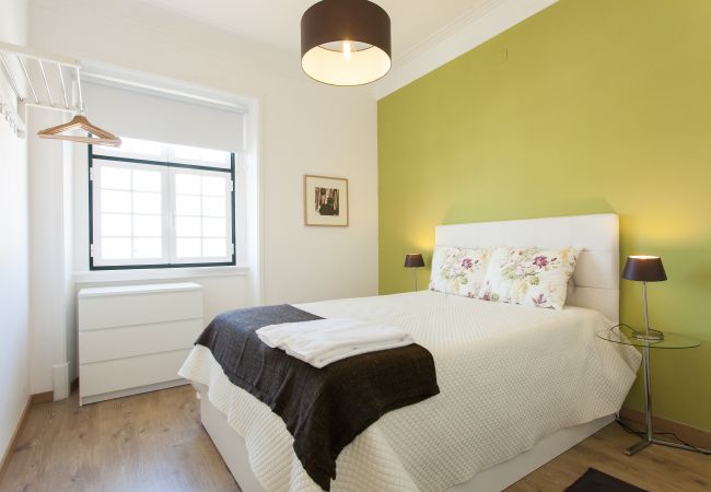Apartamento en Lisboa ciudad - Sunny Chiado with View, 4 Bedrooms, up to 15 people