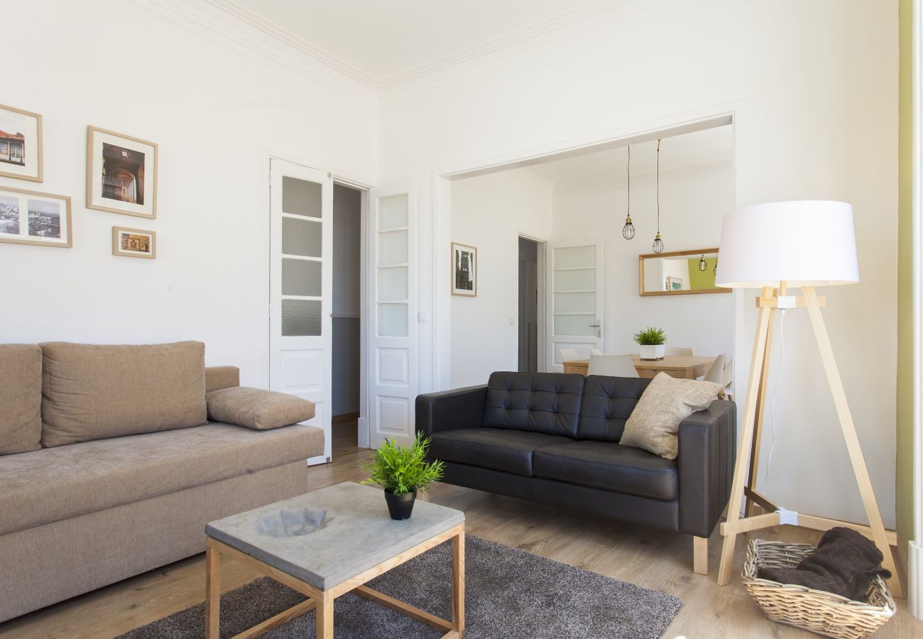 Apartamento en Lisboa ciudad - Sunny Chiado with View, 4 Bedrooms, up to 15 people