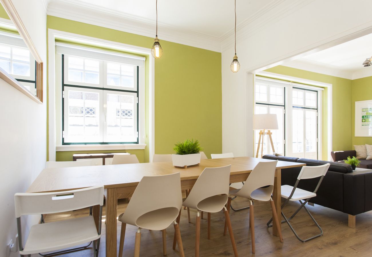 Apartamento en Lisboa ciudad - Sunny Chiado with View, 4 Bedrooms, up to 15 people