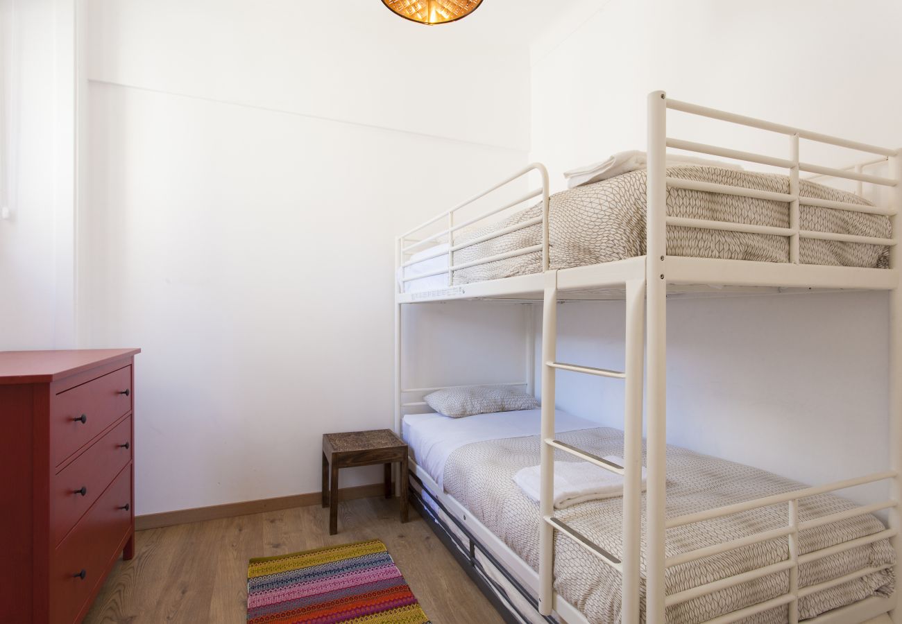 Apartamento en Lisboa ciudad - Sunny Chiado with View, 4 Bedrooms, up to 15 people