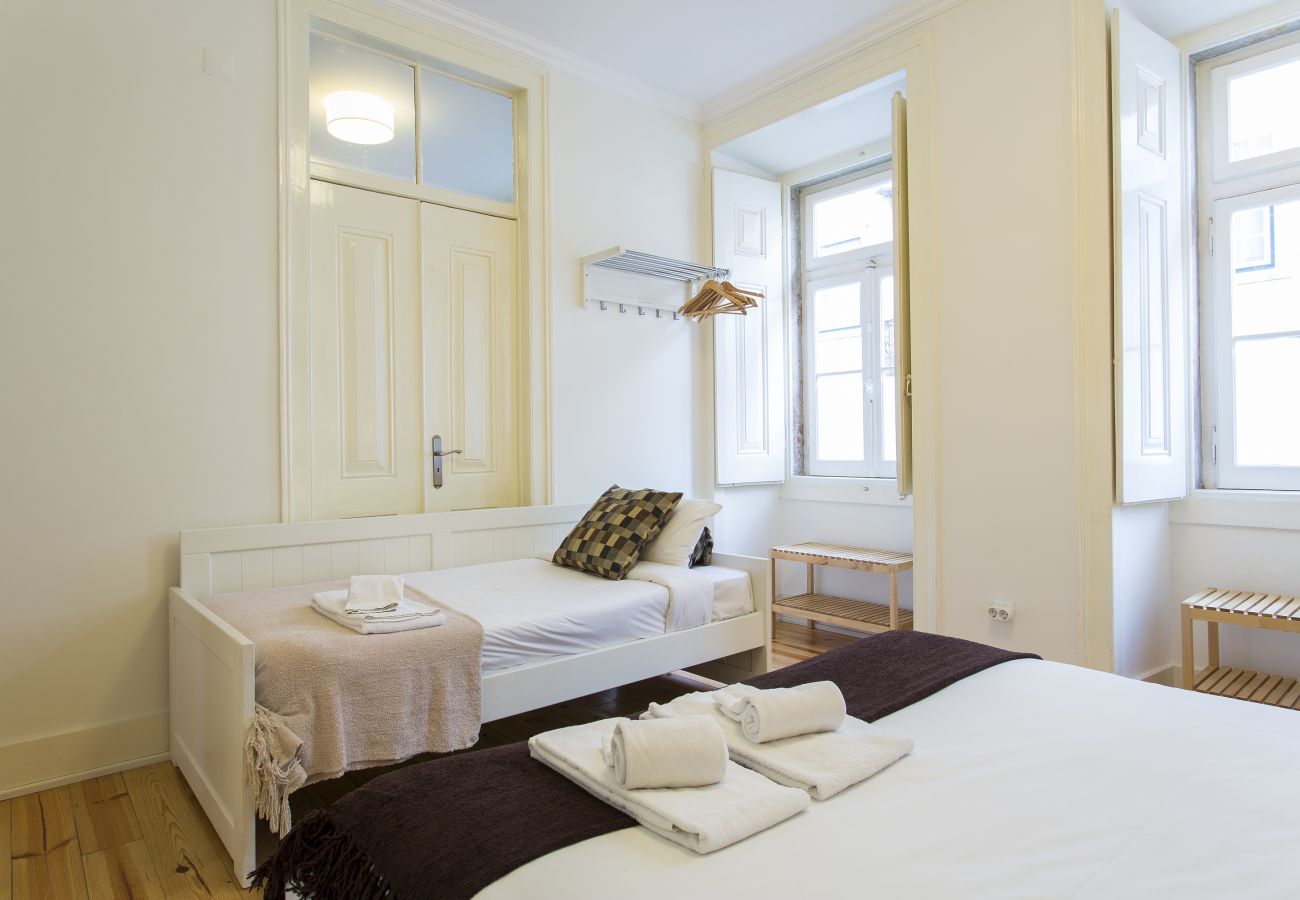 Apartamento en Lisboa ciudad - Central Apt w/Patio up to 17guests by Central Hill