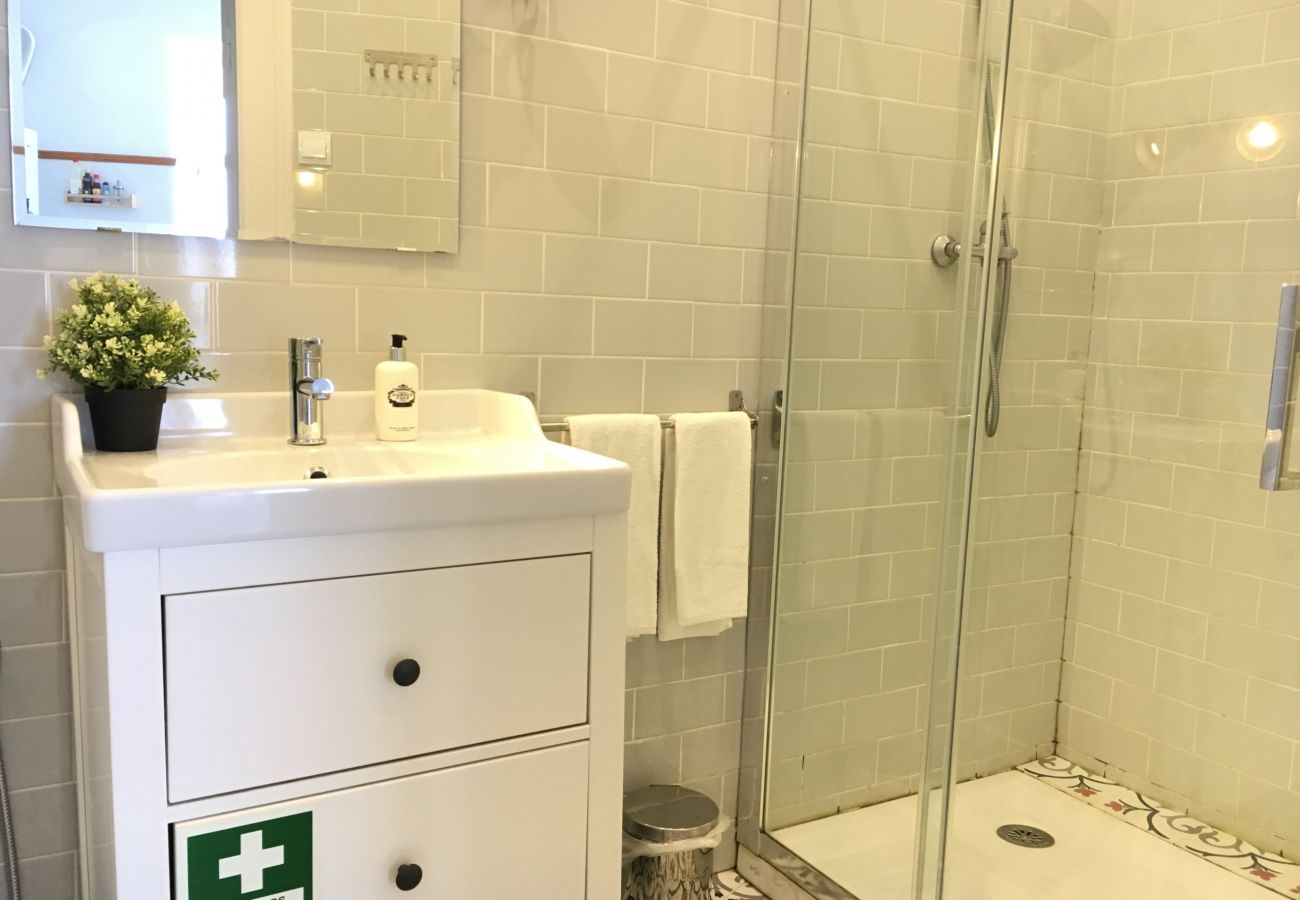 Apartamento en Lisboa ciudad - Bairro Alto View 4E up to 20guests by Central Hill