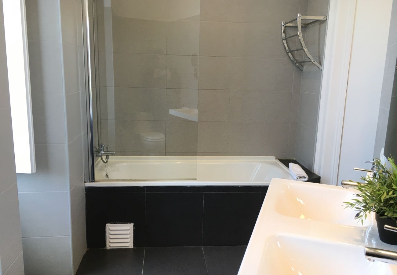 Apartamento en Lisboa ciudad - Bairro Alto View 4E up to 20guests by Central Hill
