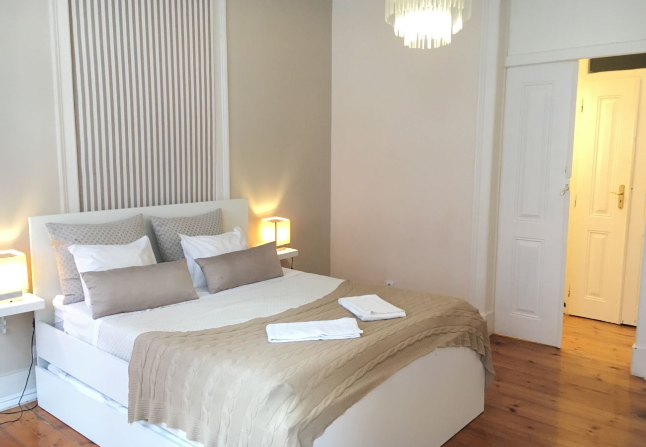 Apartamento en Lisboa ciudad - Bairro Alto View 4E up to 20guests by Central Hill