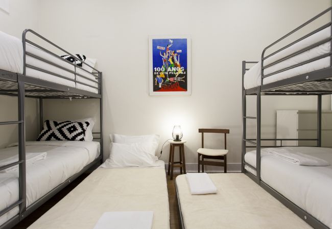 Appartement à Lisbonne - Big Bairro Alto 2D up to 25 guests by Central Hill